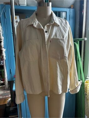 Levi's Womens Cream Workshirt - Relaxed Button-Up